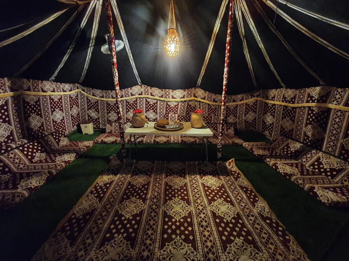 Luxury tent Crescent Desert Private Camp Shahiq
