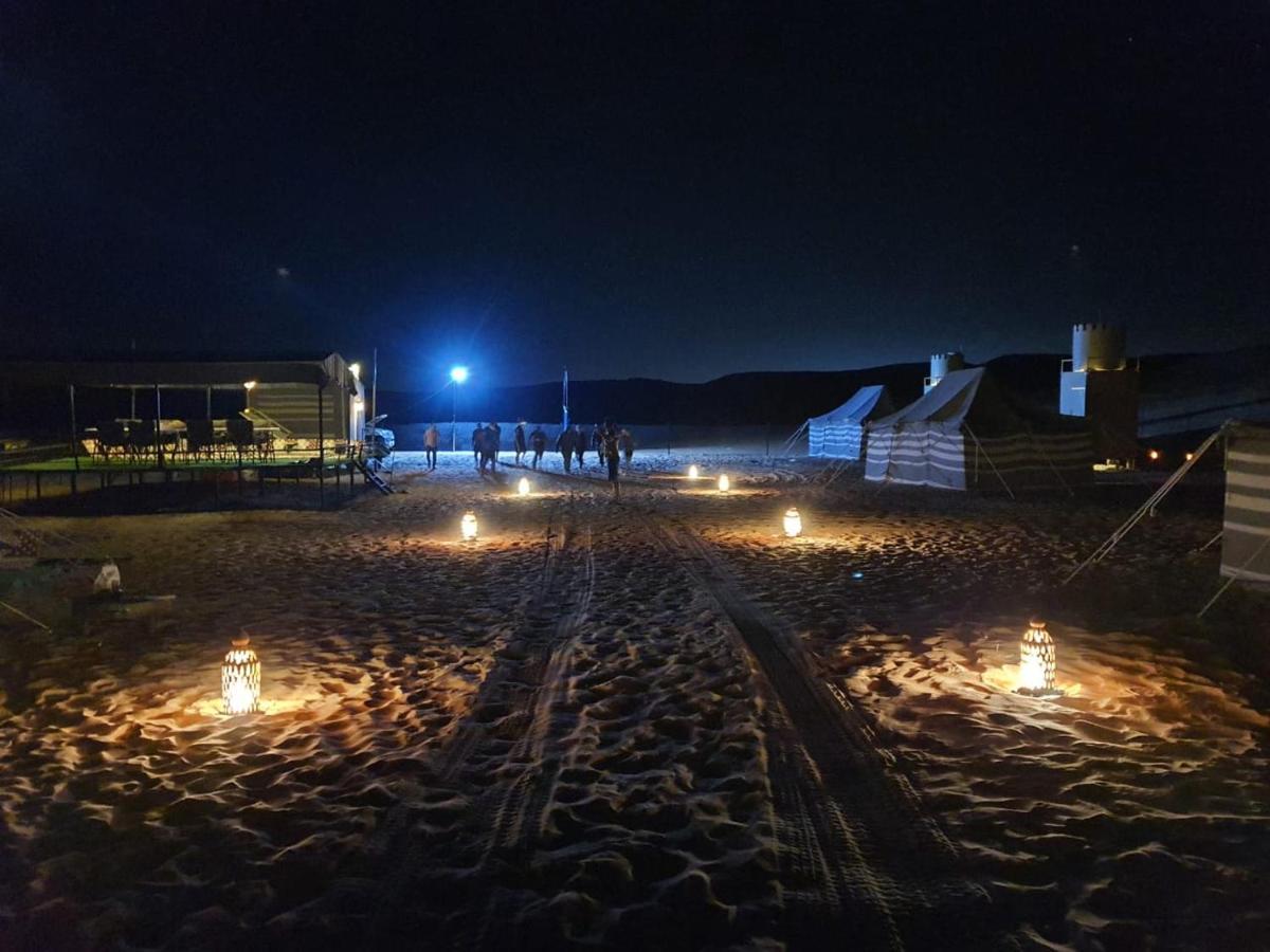Luxury tent Crescent Desert Private Camp