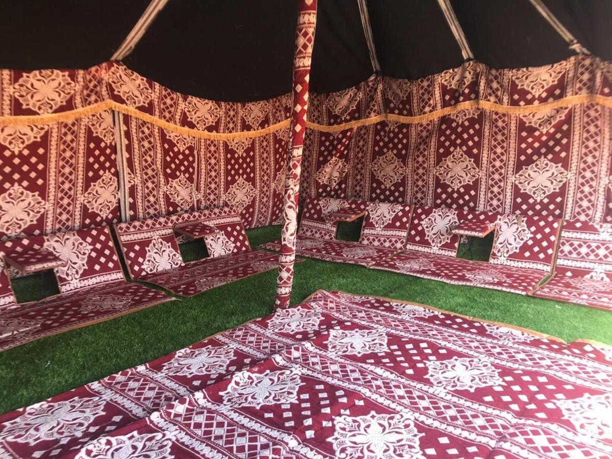 Luxury tent Crescent Desert Private Camp Shahiq